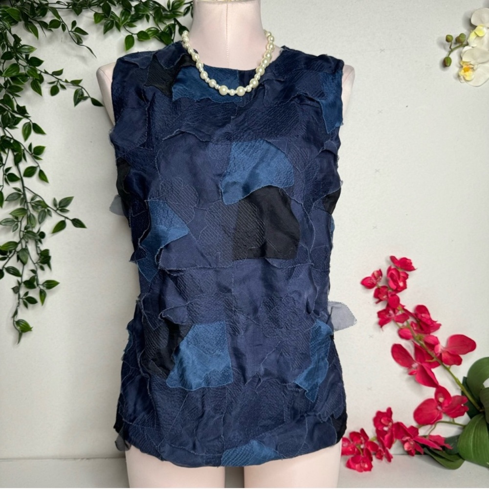AKRIS Bergdorf Goodman Elegant Blue Sleeveless Top